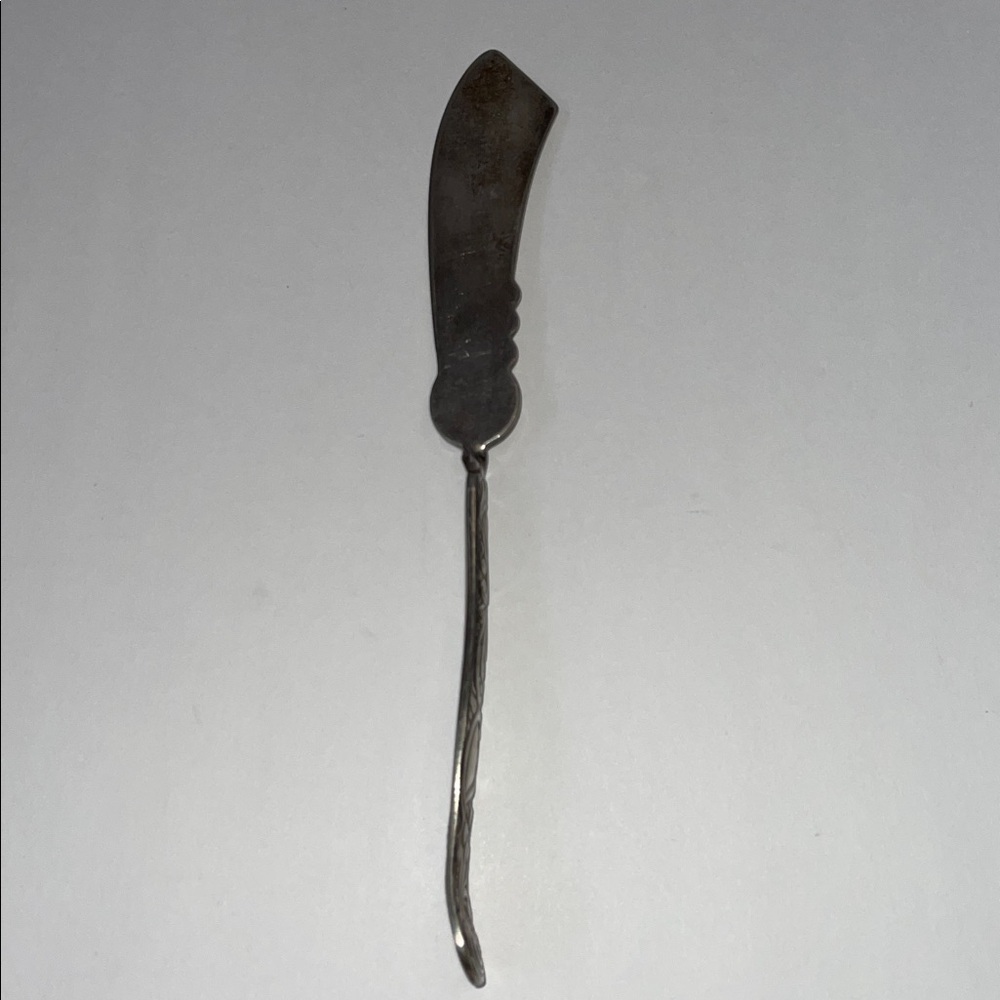 Vintage Holmes & Edwards Silverplate butter spreader. - Picture 5 of 7